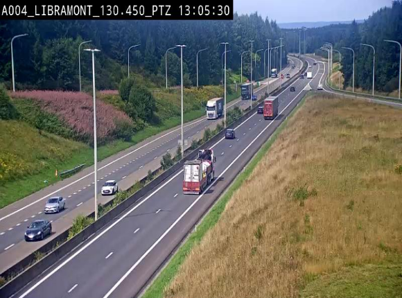 Webcam E411 à hauteur de la sortie 25 de Libramont menant vers Bouillon, Sedan et Reims via la N89. Vue orientée vers Bruxelles