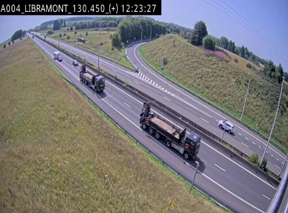 <h2>Webcam à Libramont sur l'E411 à la jonction avec la N89 menant vers Bouillon et la France. Vue orientée vers Arlon</h2>