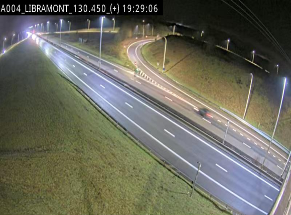 Webcam à Libramont sur l'E411 à la jonction avec la N89 menant vers Bouillon et la France. Vue orientée vers Arlon