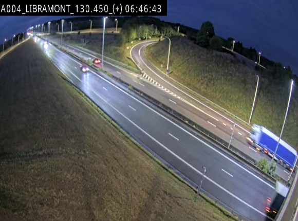 Webcam à Libramont sur l'E411 à la jonction avec la N89 menant vers Bouillon et la France. Vue orientée vers Arlon
