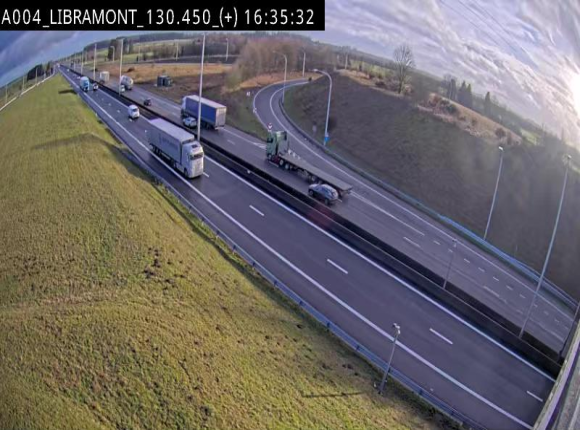<h2>Webcam à Libramont sur l'E411 à la jonction avec la N89 menant vers Bouillon et la France. Vue orientée vers Arlon</h2>
