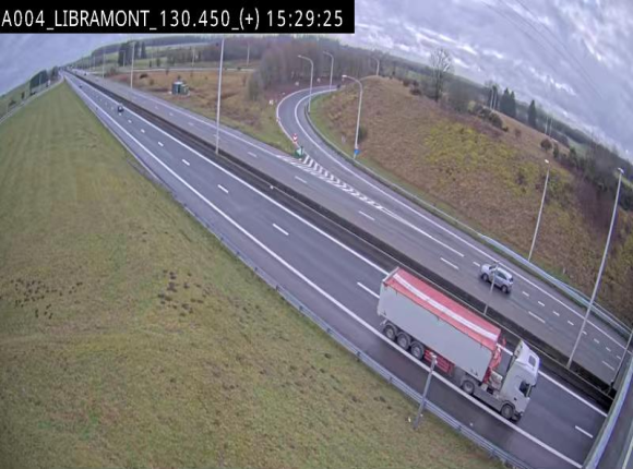 <h2>Webcam à Libramont sur l'E411 à la jonction avec la N89 menant vers Bouillon et la France. Vue orientée vers Arlon</h2>