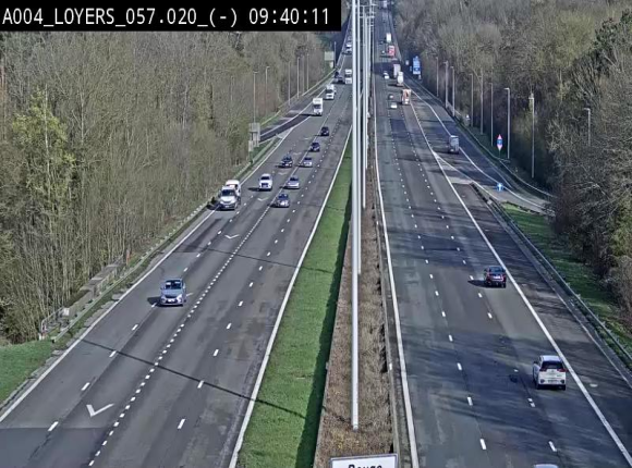 Webcam E411 au niveau du viaduc de Beez à Loyers, entre Champion et Warissoulx. Vue orientée vers Bruxelles