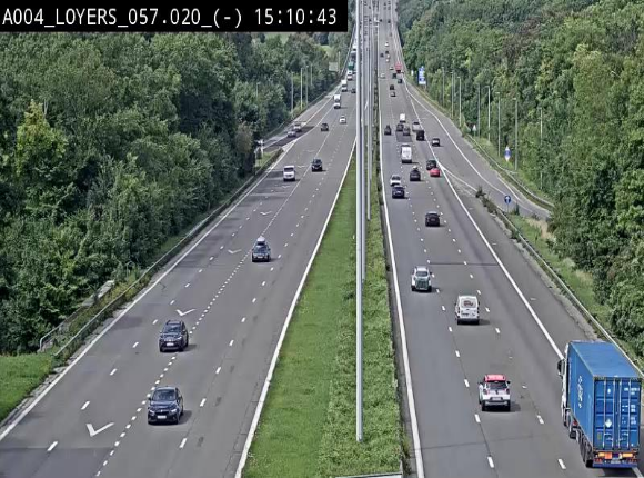 Webcam E411 au niveau du viaduc de Beez à Loyers, entre Champion et Warissoulx. Vue orientée vers Bruxelles
