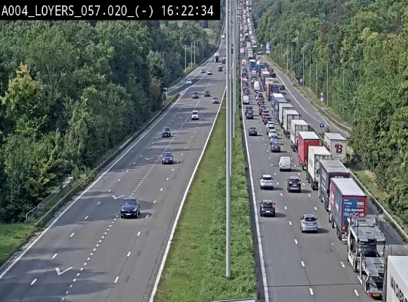 <h2>Webcam E411 au niveau du viaduc de Beez à Loyers, entre Champion et Warissoulx. Vue orientée vers Bruxelles</h2>