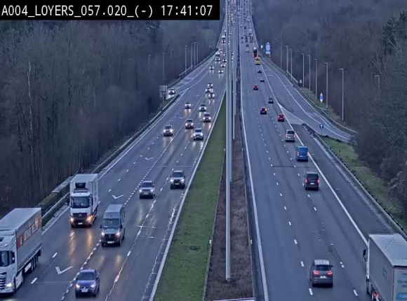 Webcam E411 au niveau du viaduc de Beez à Loyers, entre Champion et Warissoulx. Vue orientée vers Bruxelles
