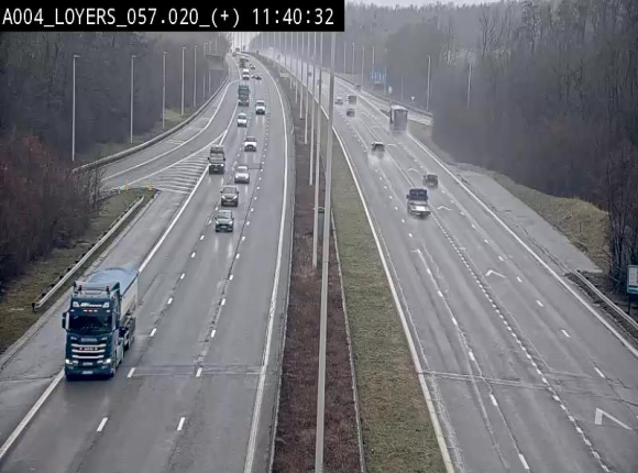 Webcam dans la montée de Loyers sur l'E411, après le viaduc de Beez en venant de Namur et en direction du Luxembourg