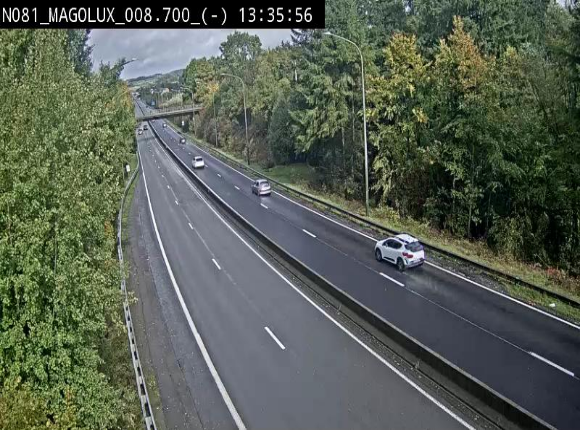 <h2>Webcam sur la N81 (E411) à hauteur de la jonction avec la N883. Vue orientée vers Arlon</h2>