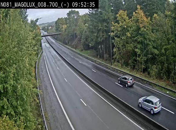 <h2>Webcam sur la N81 (E411) à hauteur de la jonction avec la N883. Vue orientée vers Arlon</h2>