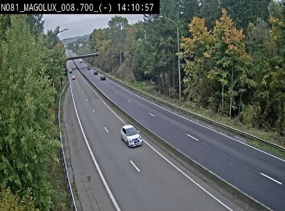 <h2>Webcam sur la N81 (E411) à hauteur de la jonction avec la N883. Vue orientée vers Arlon</h2>
