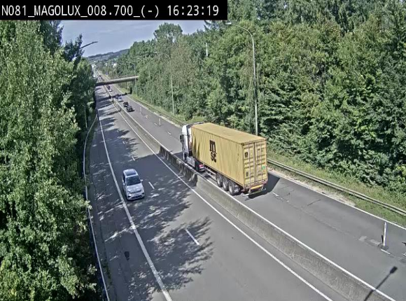 <h2>Webcam sur la N81 (E411) à hauteur de la jonction avec la N883. Vue orientée vers Arlon</h2>