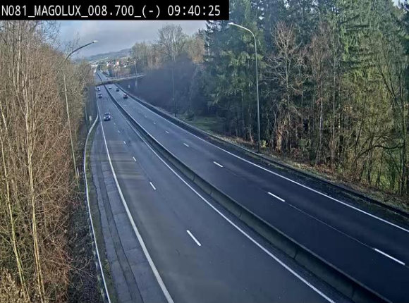 <h2>Webcam sur la N81 (E411) à hauteur de la jonction avec la N883. Vue orientée vers Arlon</h2>