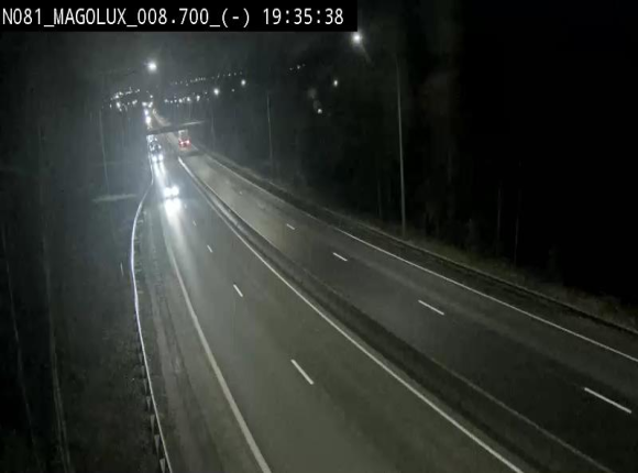 <h2>Webcam sur la N81 (E411) à hauteur de la jonction avec la N883. Vue orientée vers Arlon</h2>