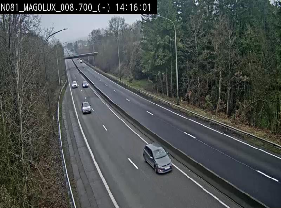 <h2>Webcam sur la N81 (E411) à hauteur de la jonction avec la N883. Vue orientée vers Arlon</h2>