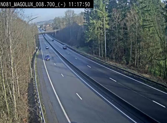 <h2>Webcam sur la N81 (E411) à hauteur de la jonction avec la N883. Vue orientée vers Arlon</h2>