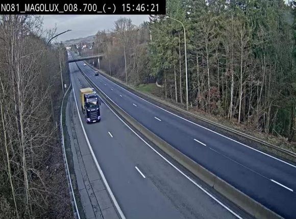 <h2>Webcam sur la N81 (E411) à hauteur de la jonction avec la N883. Vue orientée vers Arlon</h2>