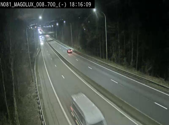 <h2>Webcam sur la N81 (E411) à hauteur de la jonction avec la N883. Vue orientée vers Arlon</h2>