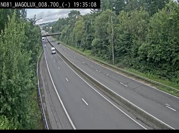 Webcam sur la N81 (E411) à hauteur de la jonction avec la N883. Vue orientée vers Arlon