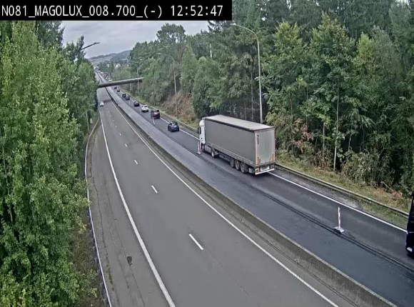 <h2>Webcam sur la N81 (E411) à hauteur de la jonction avec la N883. Vue orientée vers Arlon</h2>
