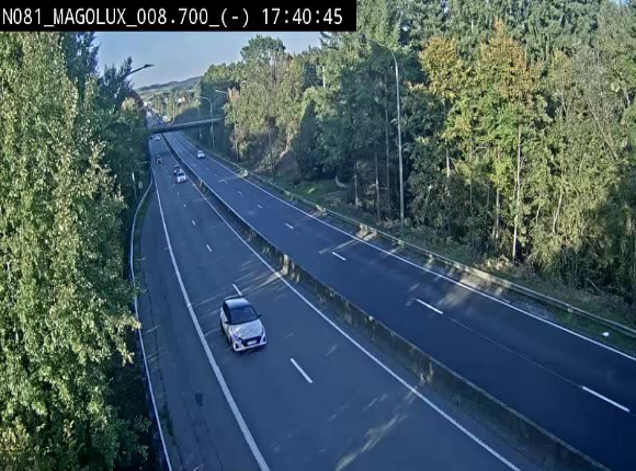 <h2>Webcam sur la N81 (E411) à hauteur de la jonction avec la N883. Vue orientée vers Arlon</h2>