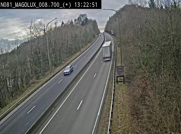 <h2>Webcam sur la N81 (E411) à hauteur de la jonction avec la N883. Vue orientée vers Longwy</h2>