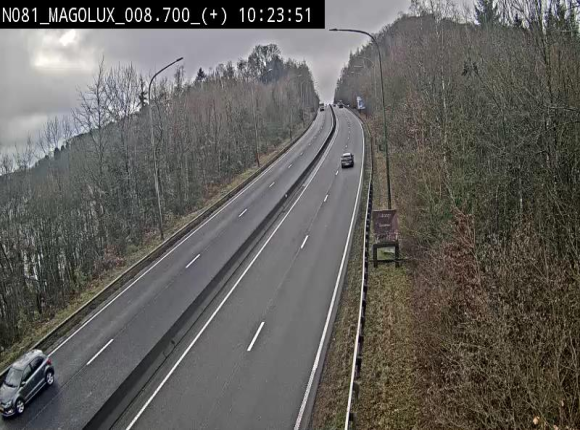 <h2>Webcam sur la N81 (E411) à hauteur de la jonction avec la N883. Vue orientée vers Longwy</h2>