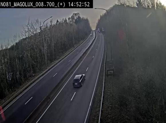 <h2>Webcam sur la N81 (E411) à hauteur de la jonction avec la N883. Vue orientée vers Longwy</h2>