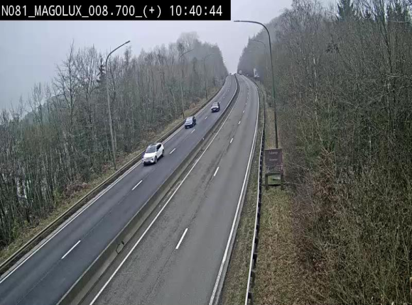 <h2>Webcam sur la N81 (E411) à hauteur de la jonction avec la N883. Vue orientée vers Longwy</h2>