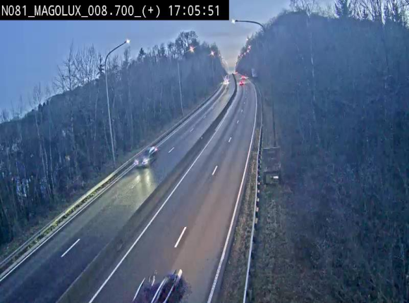 <h2>Webcam sur la N81 (E411) à hauteur de la jonction avec la N883. Vue orientée vers Longwy</h2>