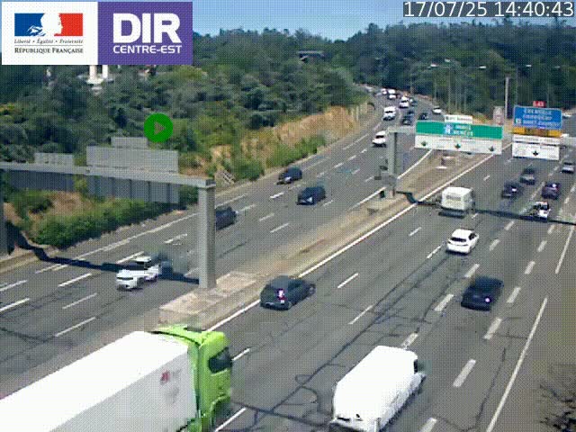 Caméra de circulation routière sur le boulevard périphérique Laurent Bonnevay de Lyon (D383) à hauteur de Bron, avant la jonction avec l'A43. Vue orientée vers l'échangeur