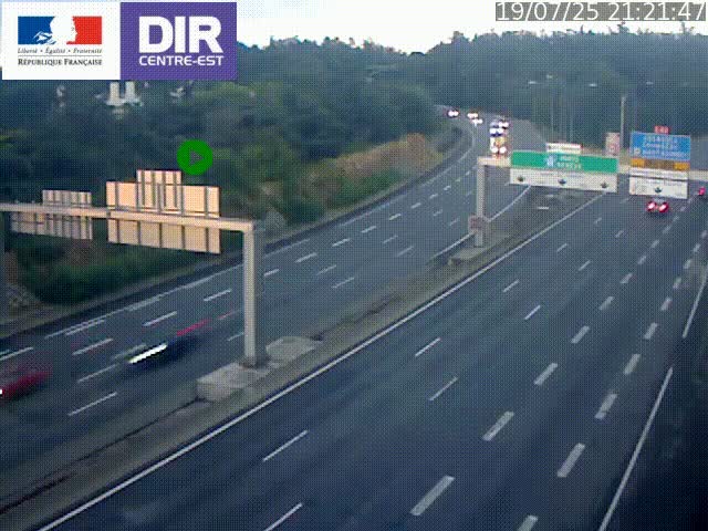 Caméra de circulation routière sur le boulevard périphérique Laurent Bonnevay de Lyon (D383) à hauteur de Bron, avant la jonction avec l'A43. Vue orientée vers l'échangeur