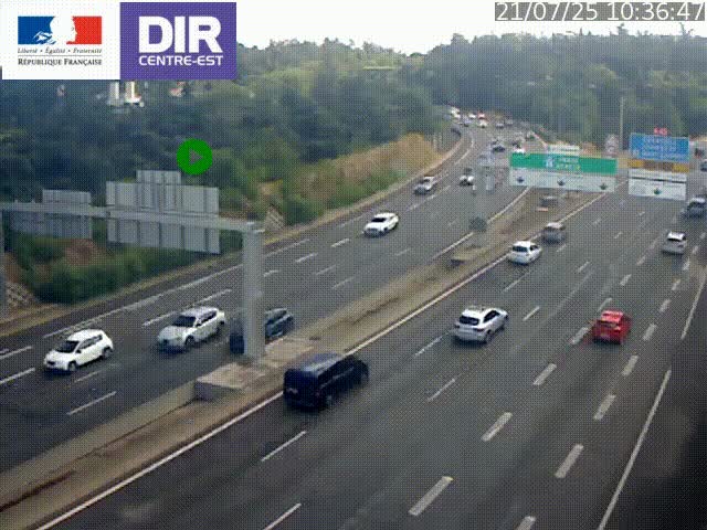 Caméra de circulation routière sur le boulevard périphérique Laurent Bonnevay de Lyon (D383) à hauteur de Bron, avant la jonction avec l'A43. Vue orientée vers l'échangeur