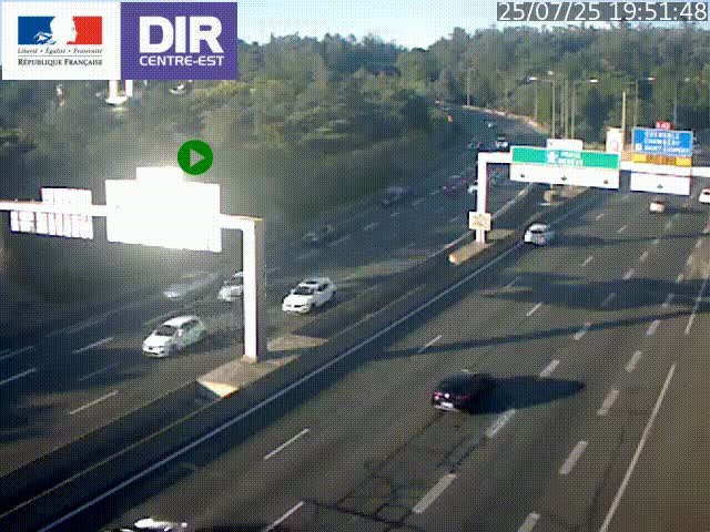 Caméra de circulation routière sur le boulevard périphérique Laurent Bonnevay de Lyon (D383) à hauteur de Bron, avant la jonction avec l'A43. Vue orientée vers l'échangeur