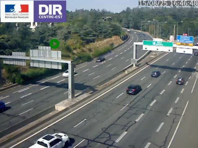 Caméra de circulation routière sur le boulevard périphérique Laurent Bonnevay de Lyon (D383) à hauteur de Bron, avant la jonction avec l'A43. Vue orientée vers l'échangeur