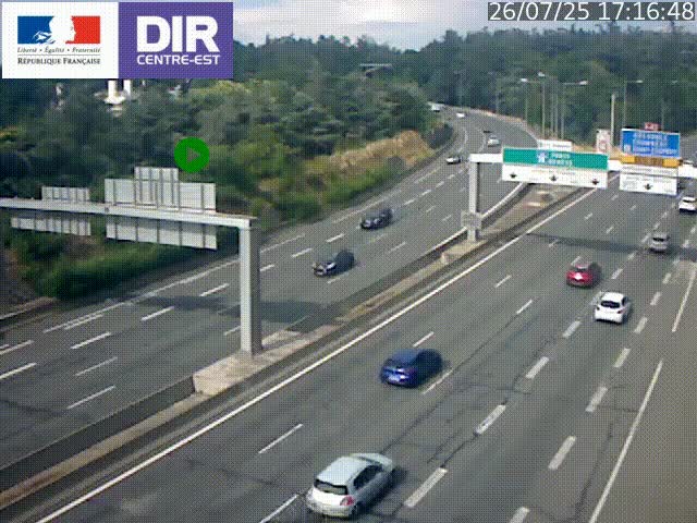 Caméra de circulation routière sur le boulevard périphérique Laurent Bonnevay de Lyon (D383) à hauteur de Bron, avant la jonction avec l'A43. Vue orientée vers l'échangeur