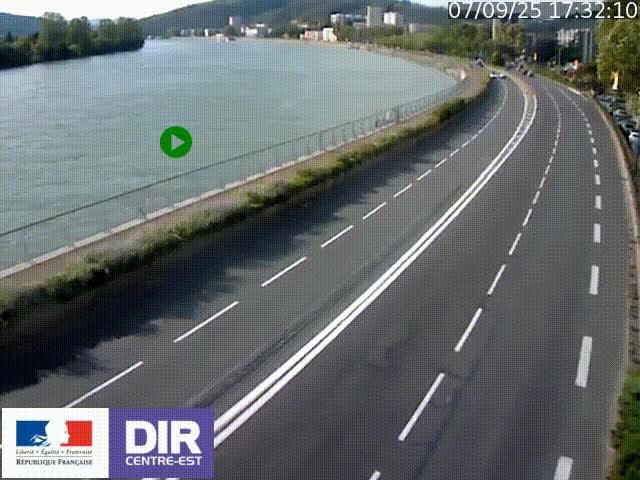<h2>Webcam sur le quai Parjot à Vienne, aux Portes de Lyon, sur la Nationale 7, à la jonction avec le boulevard du Rhône-nord (D1407), caméra orientée vers Lyon</h2>