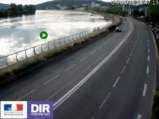 Webcam sur le quai Parjot à Vienne, aux Portes de Lyon, sur la Nationale 7, à la jonction avec le boulevard du Rhône-nord (D1407), caméra orientée vers Lyon