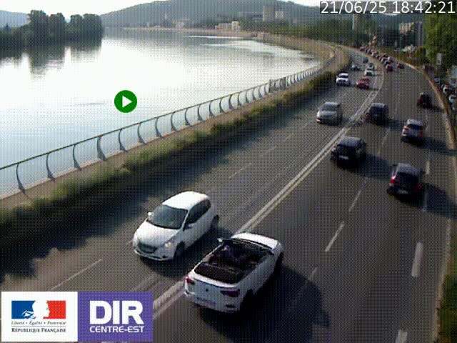 Webcam sur le quai Parjot à Vienne, aux Portes de Lyon, sur la Nationale 7, à la jonction avec le boulevard du Rhône-nord (D1407), caméra orientée vers Lyon