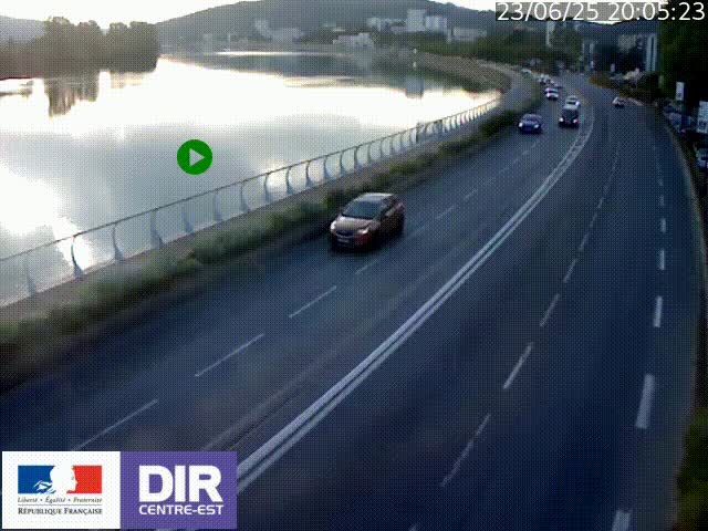 Webcam sur le quai Parjot à Vienne, aux Portes de Lyon, sur la Nationale 7, à la jonction avec le boulevard du Rhône-nord (D1407), caméra orientée vers Lyon