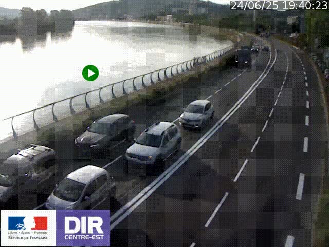 Webcam sur le quai Parjot à Vienne, aux Portes de Lyon, sur la Nationale 7, à la jonction avec le boulevard du Rhône-nord (D1407), caméra orientée vers Lyon