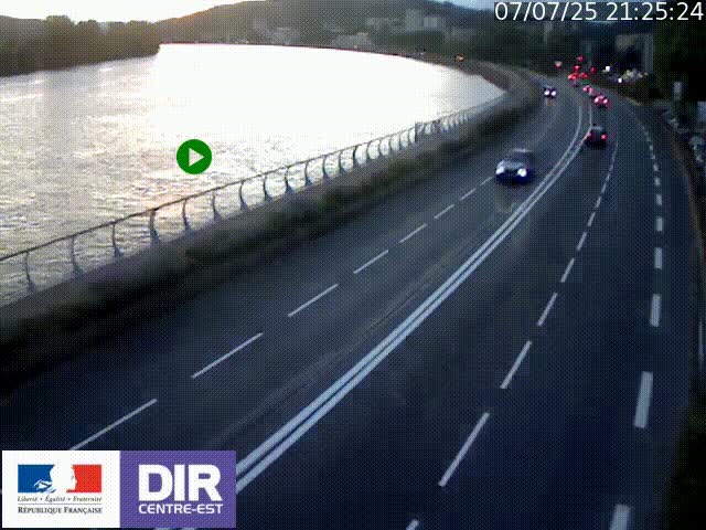 Webcam sur le quai Parjot à Vienne, aux Portes de Lyon, sur la Nationale 7, à la jonction avec le boulevard du Rhône-nord (D1407), caméra orientée vers Lyon
