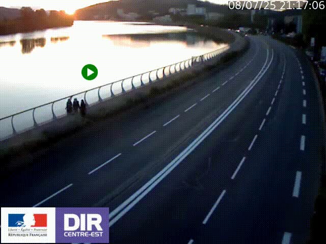 Webcam sur le quai Parjot à Vienne, aux Portes de Lyon, sur la Nationale 7, à la jonction avec le boulevard du Rhône-nord (D1407), caméra orientée vers Lyon