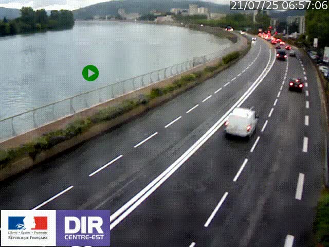 Webcam sur le quai Parjot à Vienne, aux Portes de Lyon, sur la Nationale 7, à la jonction avec le boulevard du Rhône-nord (D1407), caméra orientée vers Lyon