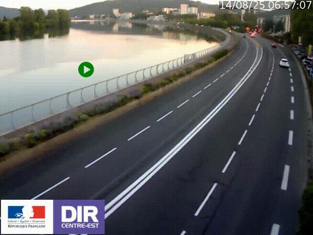 Webcam sur le quai Parjot à Vienne, aux Portes de Lyon, sur la Nationale 7, à la jonction avec le boulevard du Rhône-nord (D1407), caméra orientée vers Lyon