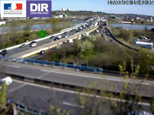Clone of Caméra de circulation sur A7 à Lyon Perrache vers Marseille, le long du Rhône