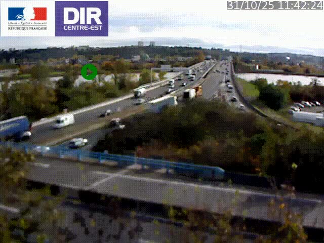 Clone of Caméra de circulation sur A7 à Lyon Perrache vers Marseille, le long du Rhône