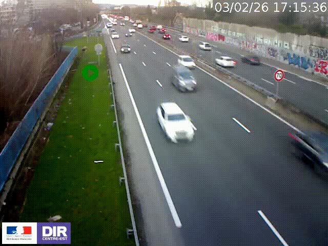 Webcam à Bron sur l'A43 à la jonction avec le boulevard périphérique de Lyon (D383). Vue orientée vers Lyon