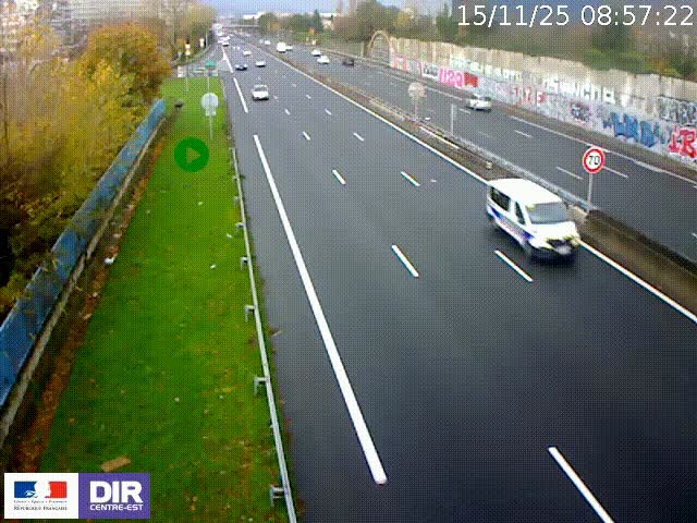 Webcam à Bron sur l'A43 à la jonction avec le boulevard périphérique de Lyon (D383). Vue orientée vers Lyon