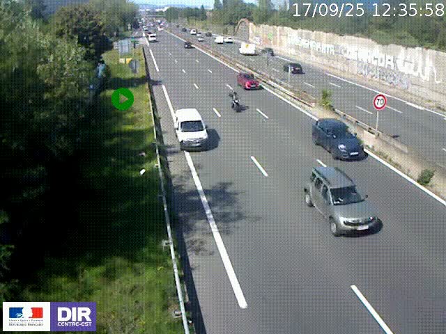 Webcam à Bron sur l'A43 à la jonction avec le boulevard périphérique de Lyon (D383). Vue orientée vers Lyon