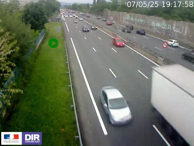 Webcam à Bron sur l'A43 à la jonction avec le boulevard périphérique de Lyon (D383). Vue orientée vers Lyon